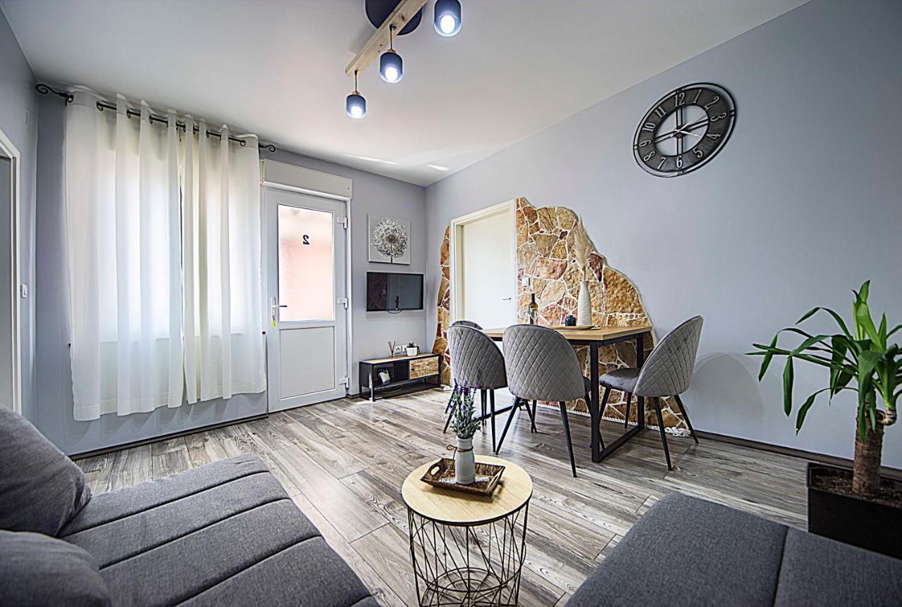 Apartment Korado Pula Exteriör bild